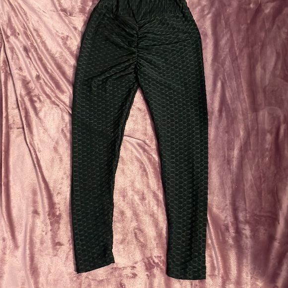Selling these yours pants !! - Picture 2 of 3